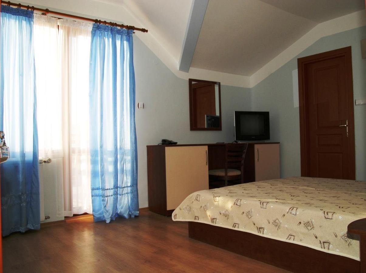 Boryka Family Hotel Asikoria エクステリア 写真